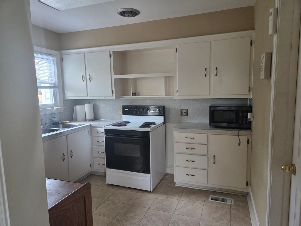 3232 Ashley St - Photo 6 of 13