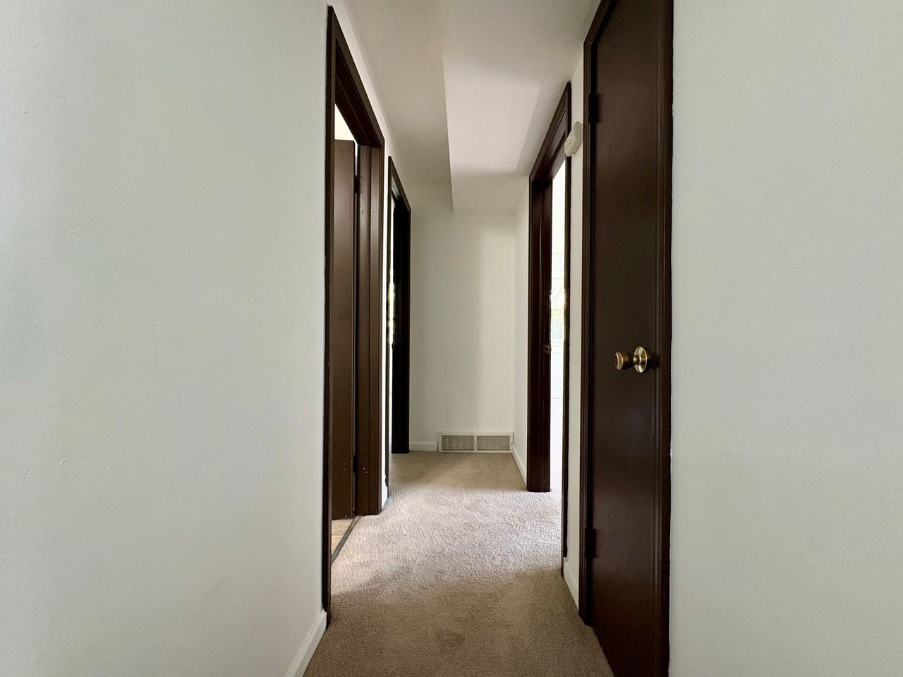 A Modern Space to Live. Convenience to Thrive. - Photo 5 of 12