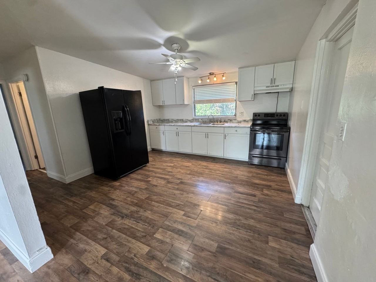 1246 31st St Nw - Photo 4 of 9