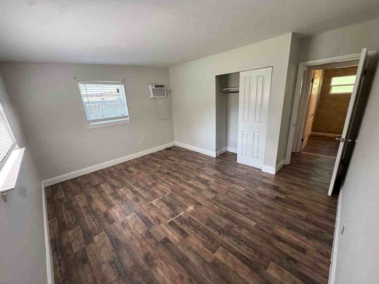 1246 31st St Nw - Photo 5 of 9