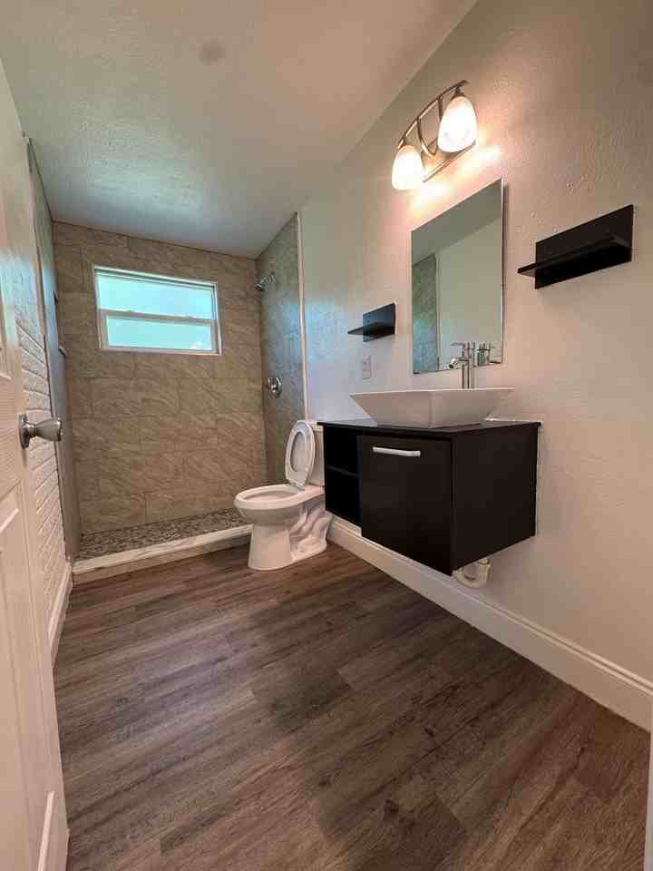 1246 31st St Nw - Photo 6 of 9
