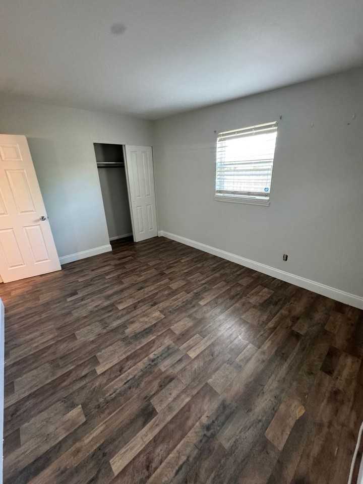 1246 31st St Nw - Photo 7 of 9