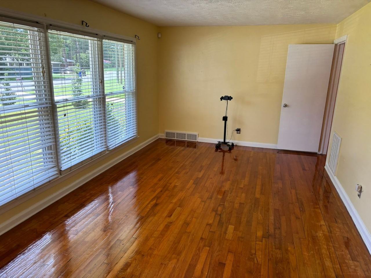 2502 Japonica Dr - Photo 3 of 23