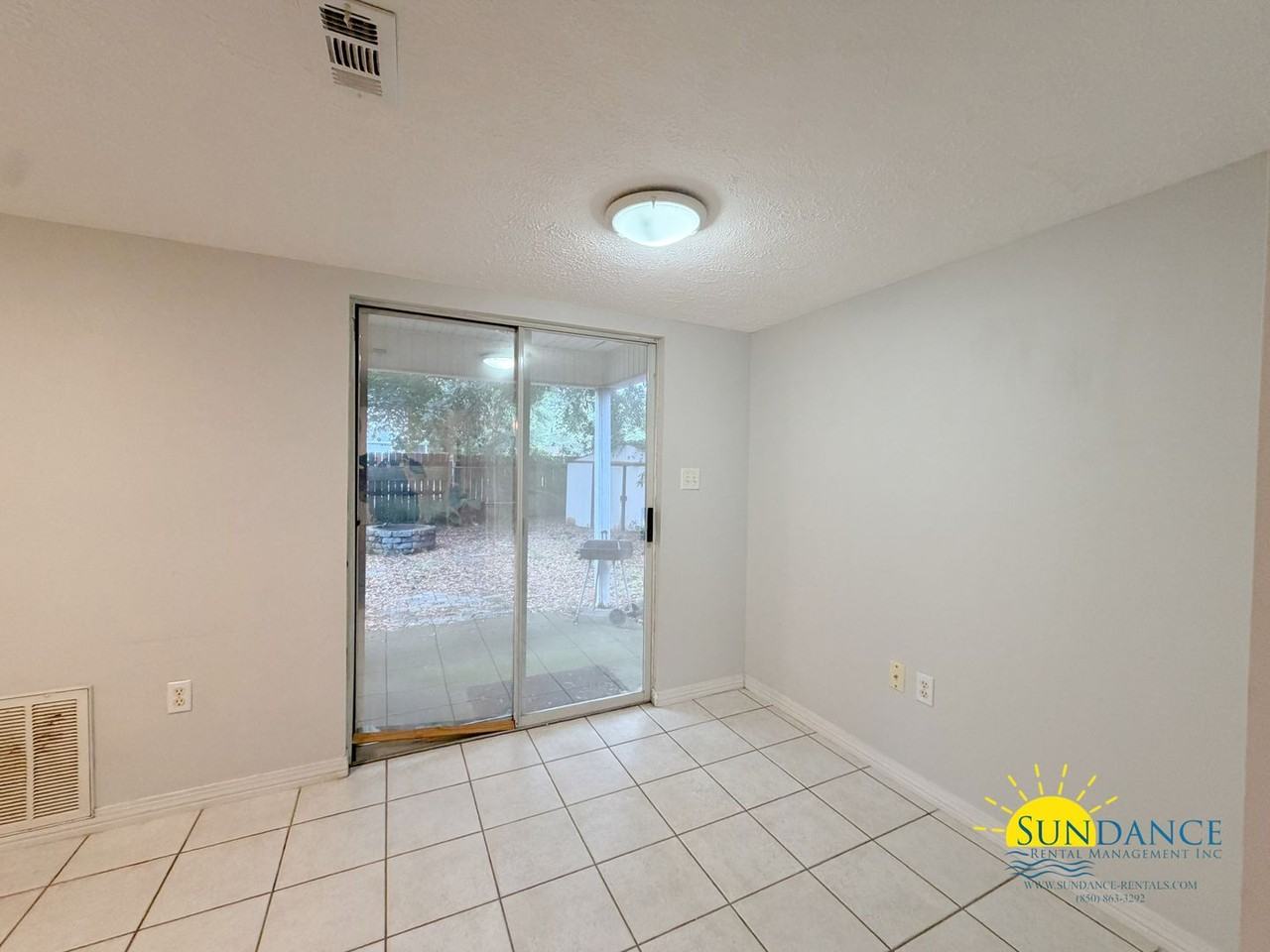 2400 Suwanee Ln - Photo 6 of 21