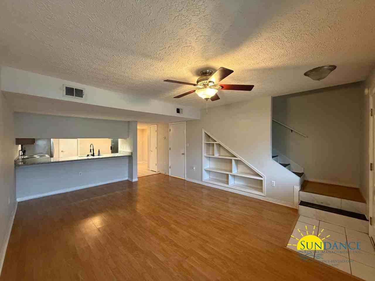 2404 Suwanee Ln - Photo 3 of 22