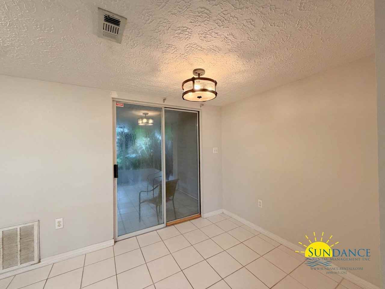 2404 Suwanee Ln - Photo 6 of 22