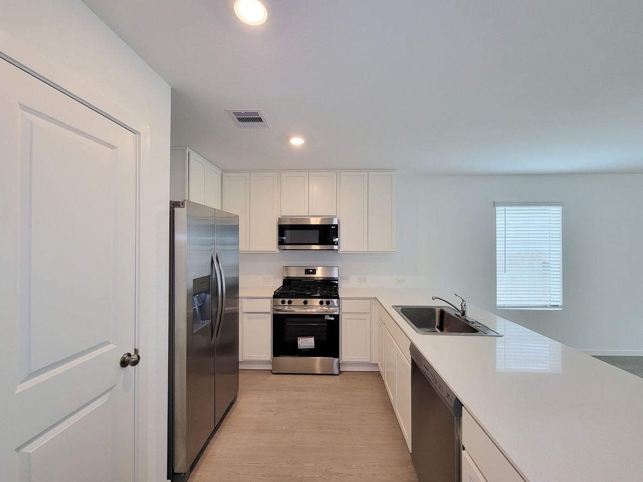 25588 Rose Creek Dr - Photo 6 of 43