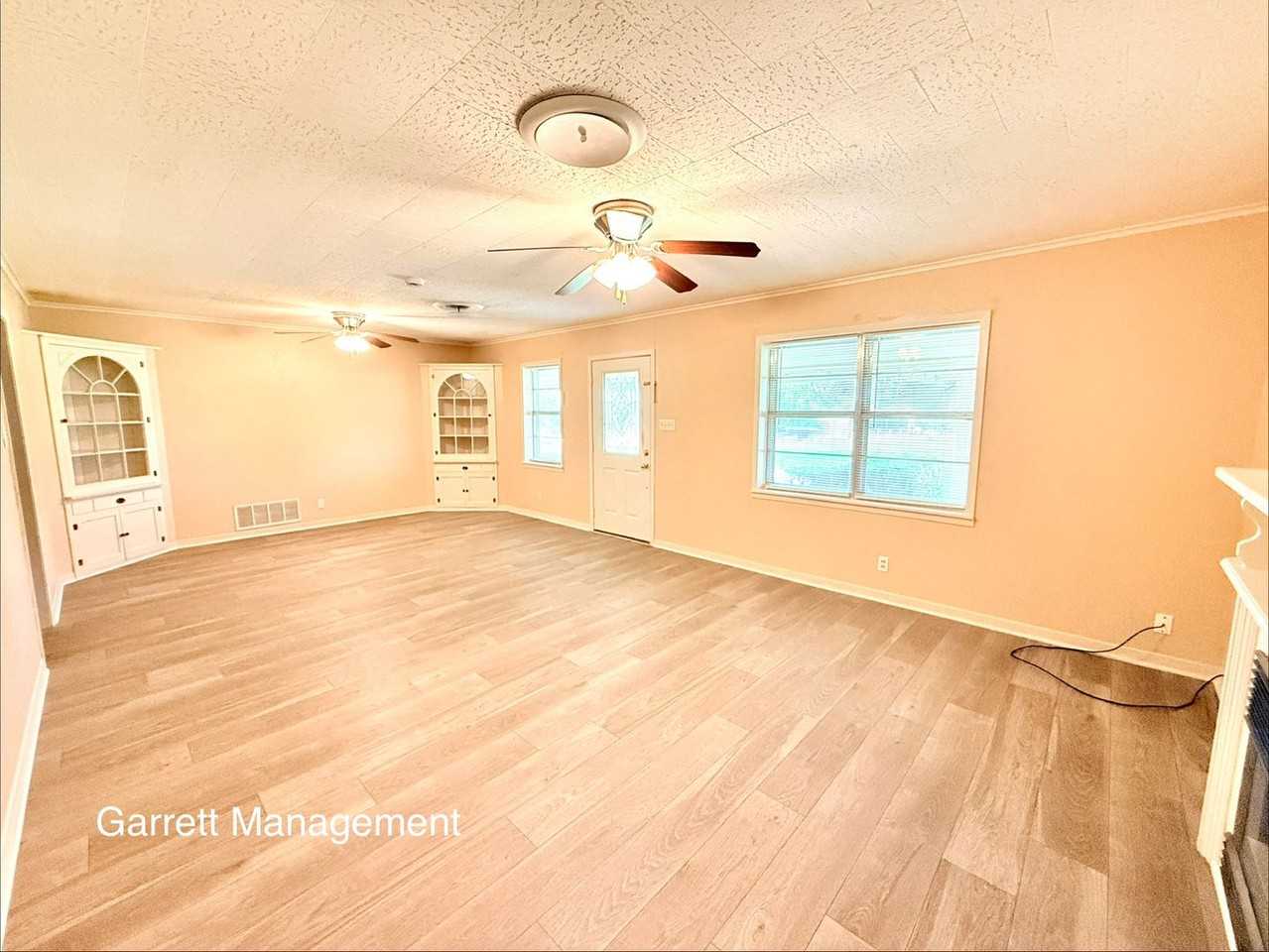 1074 N Us Highway 281 - Photo 5 of 15