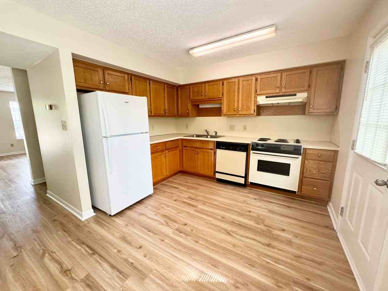 1100 Pine St #A - Photo 6 of 26