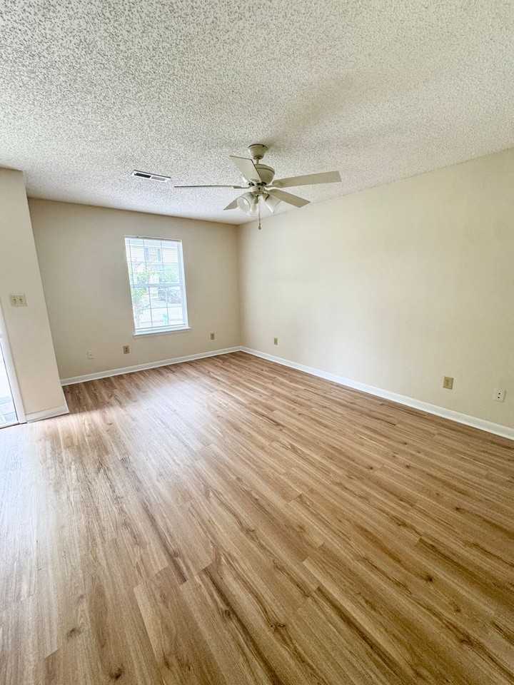 1100 Pine St #A - Photo 7 of 26