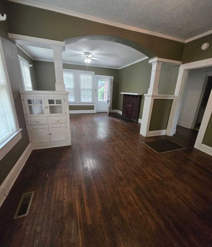 901 Montgomery Ave - Photo 5 of 23