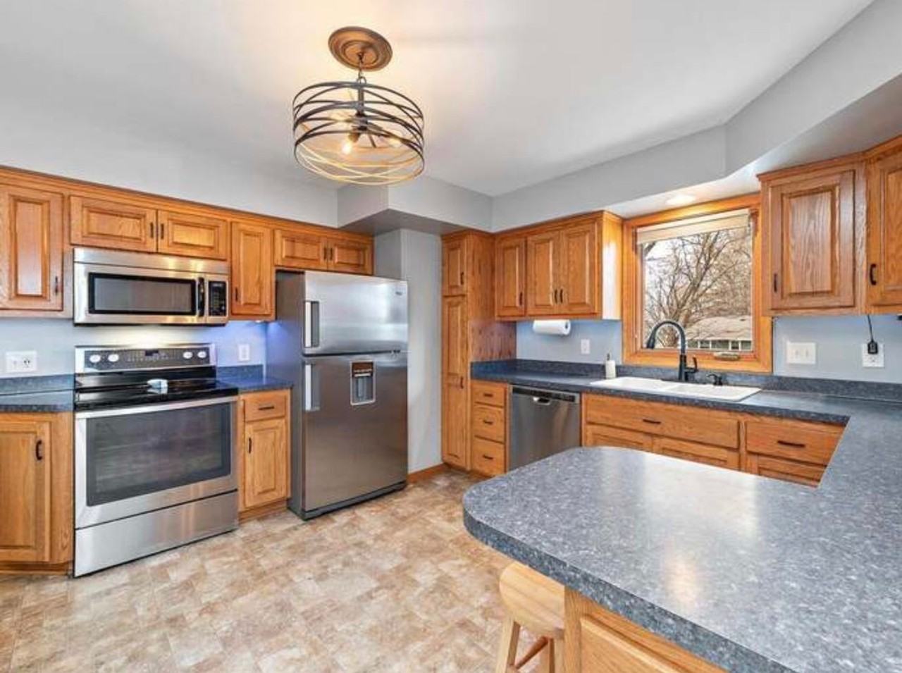 3416 Major Ave N - Photo 4 of 13