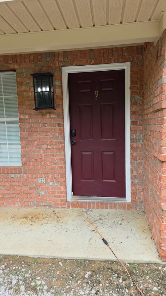103 103 Stanford Cir #9 - Photo 2 of 28