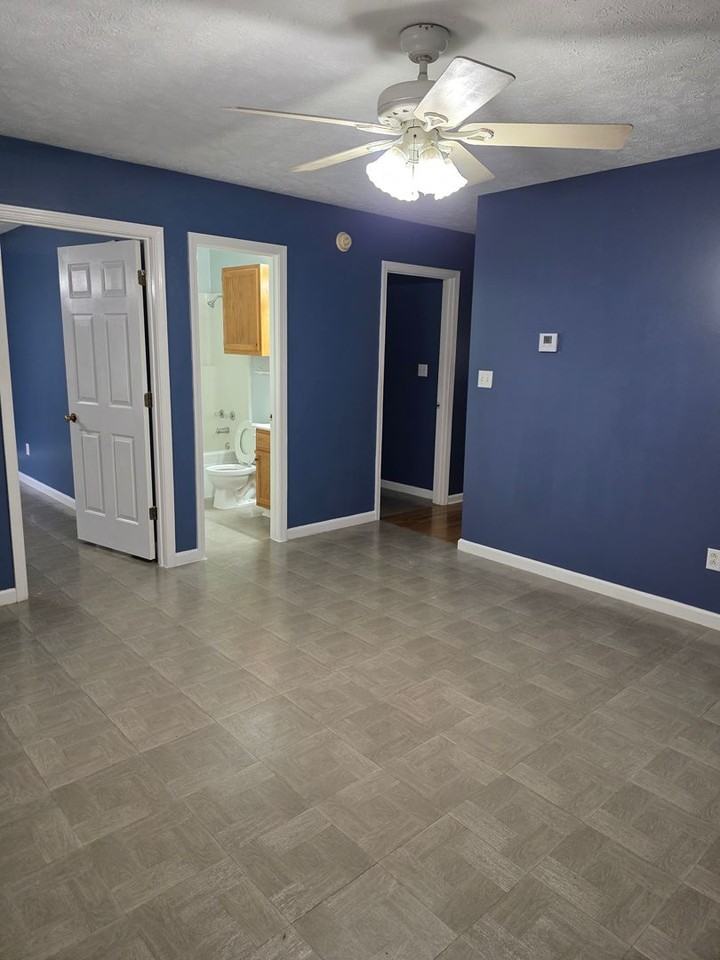 103 103 Stanford Cir #9 - Photo 4 of 28