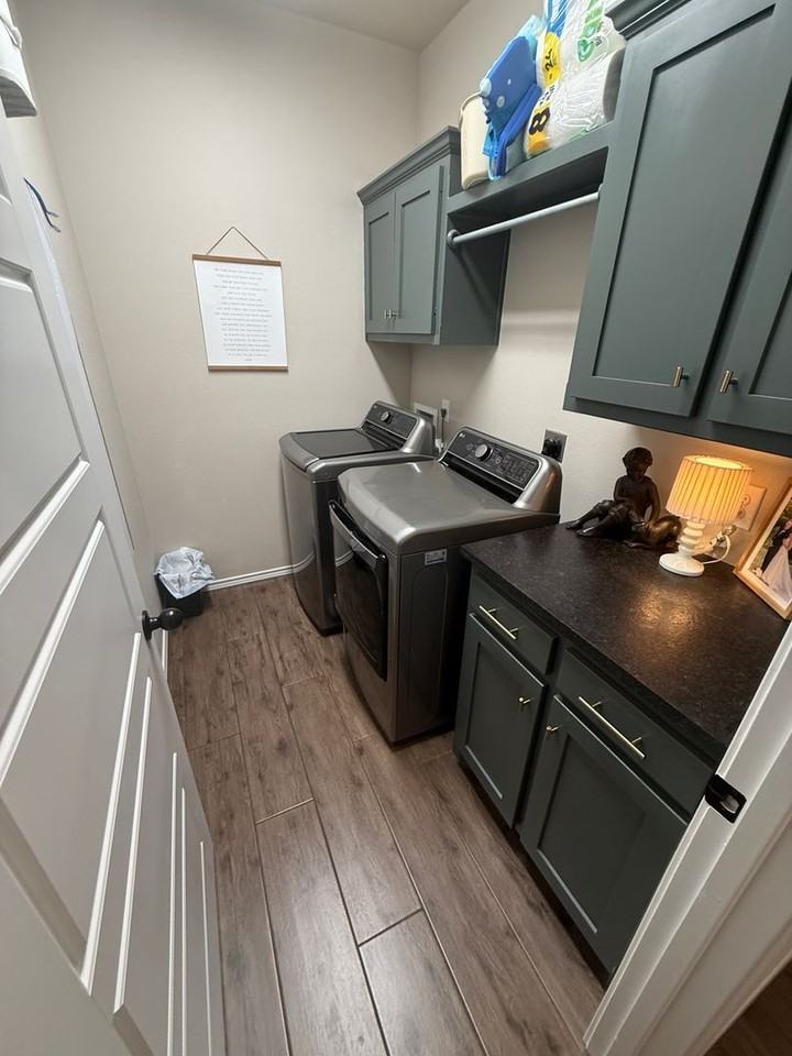5702 115th St - Photo 7 of 12