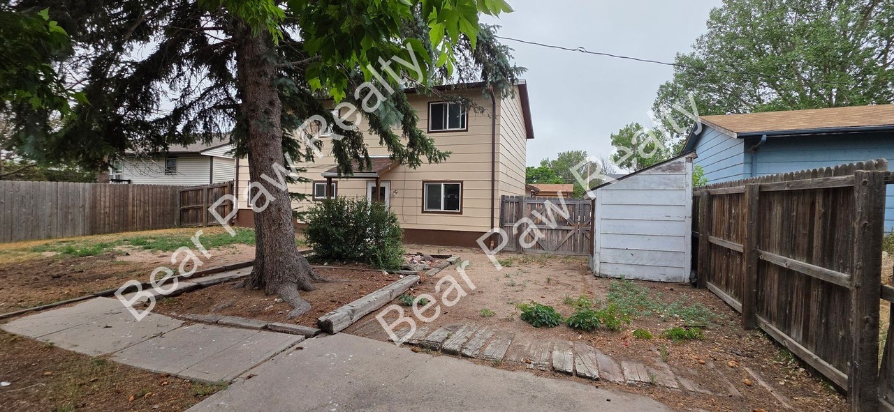 279 Reed Ave - Photo 2 of 23
