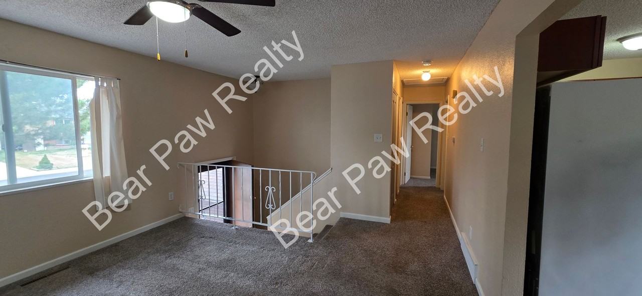 279 Reed Ave - Photo 7 of 23