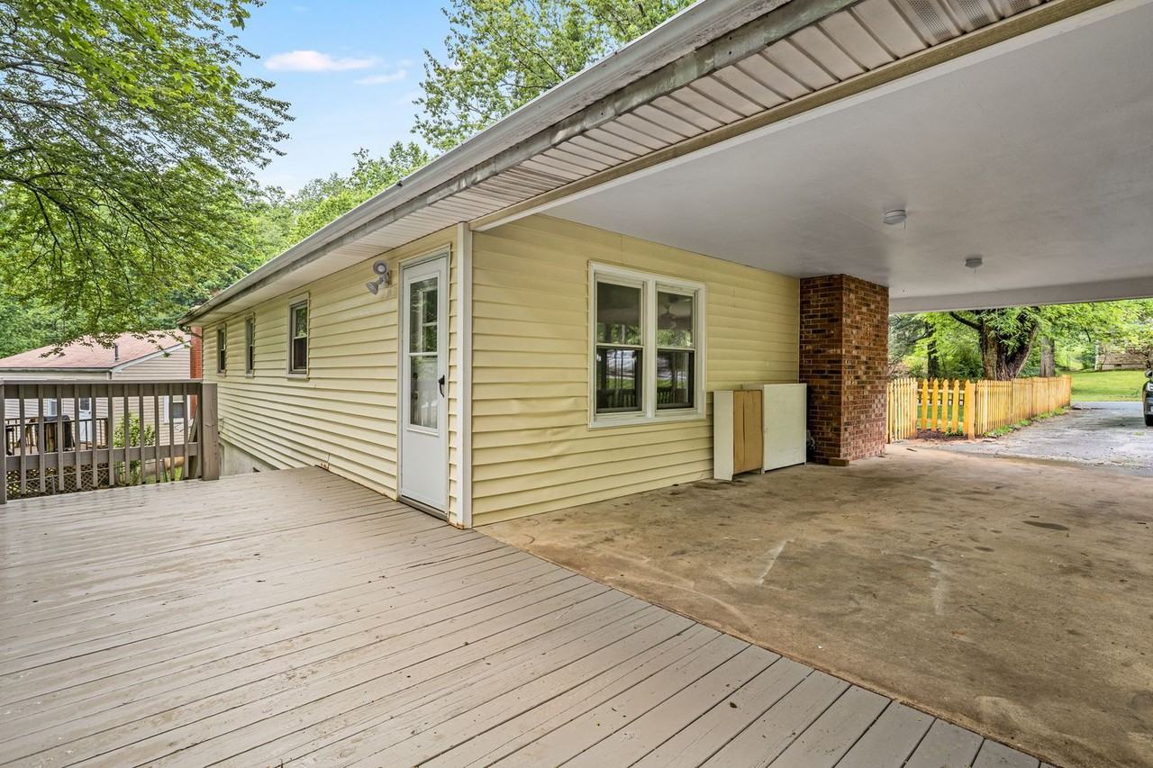 440 Royal Pines Dr - Photo 4 of 19