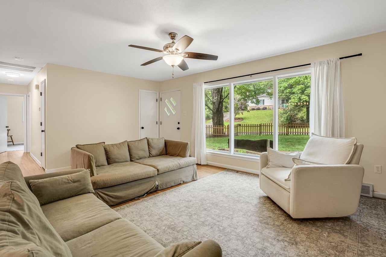 440 Royal Pines Dr - Photo 7 of 19