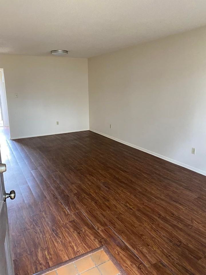 Villa Claire Apartments - Photo 6 of 8