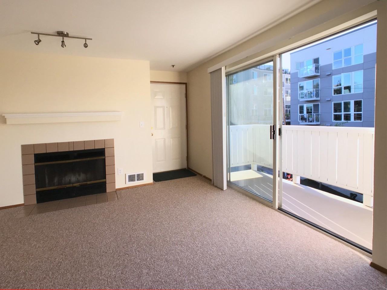 4001 Sw Edmunds St #301 - Photo 3 of 12