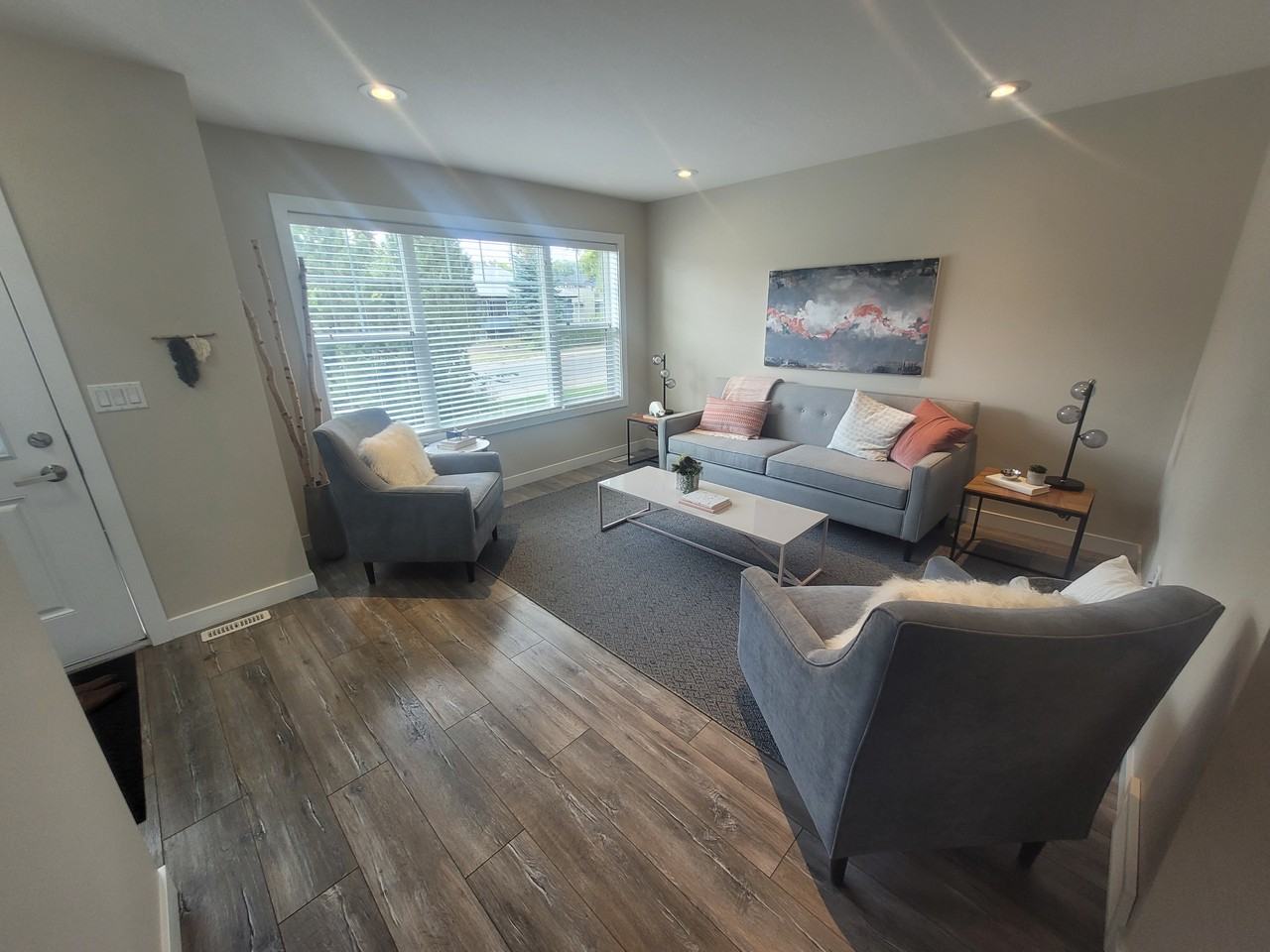 1616B Alexandra Avenue (Main Floor) - Photo 2 of 17