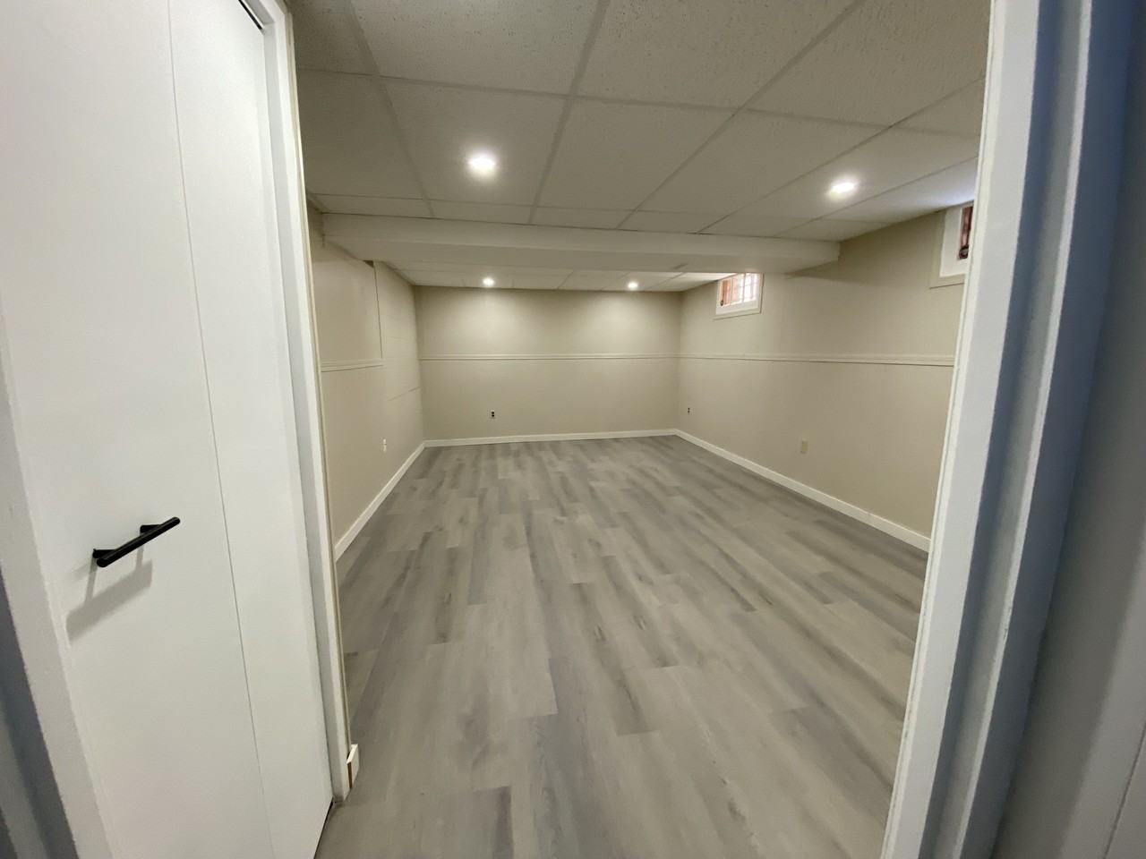 1911 William Ave W - Photo 5 of 7