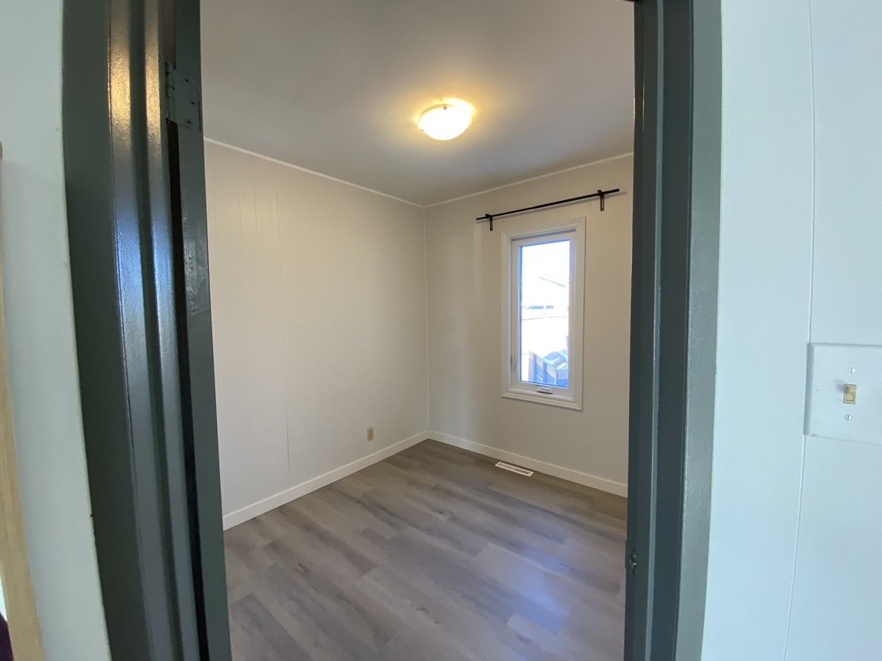 1911 William Ave W - Photo 6 of 7