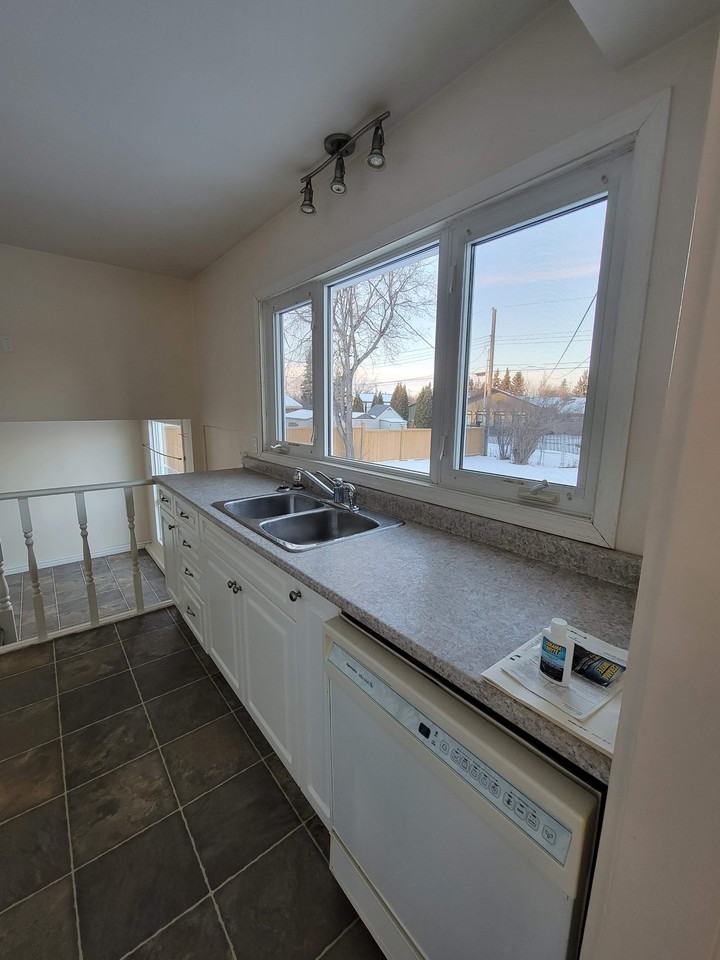 9928 88 Ave - Photo 7 of 30