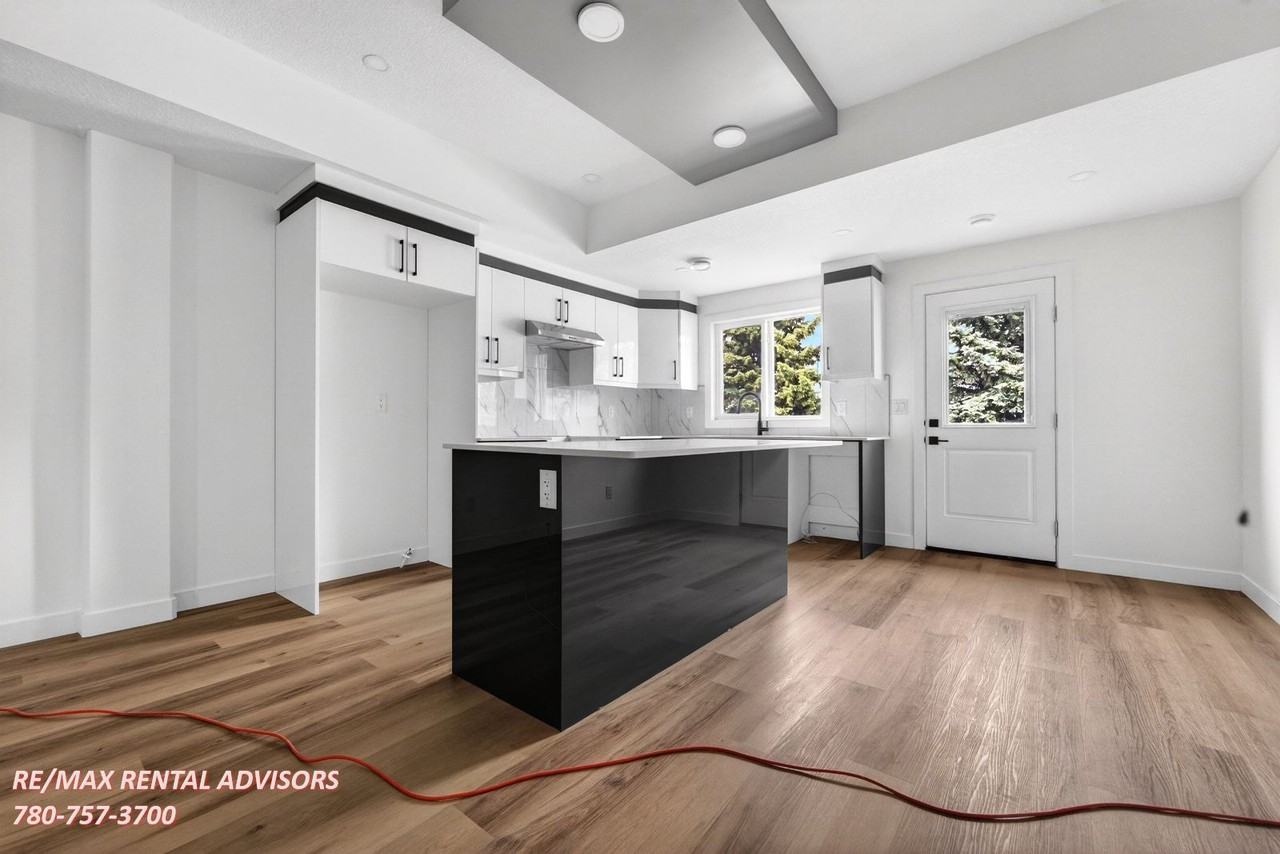 4836 11a Ave Nw - Photo 6 of 24