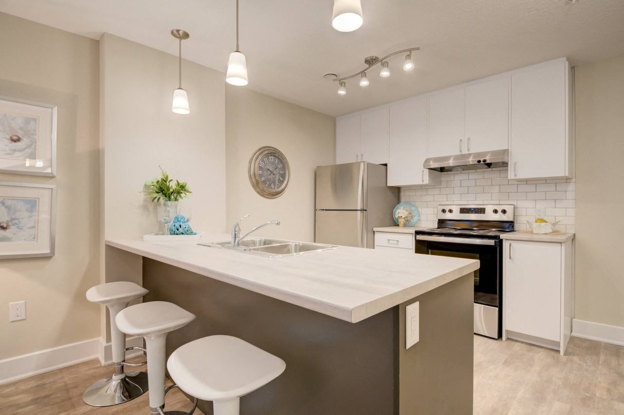 250 Oakland Avenue - Photo 4 of 12
