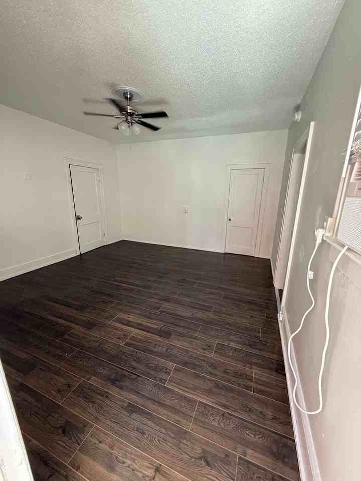 1208 S Ridgewood Ave #1 - Photo 2 of 10