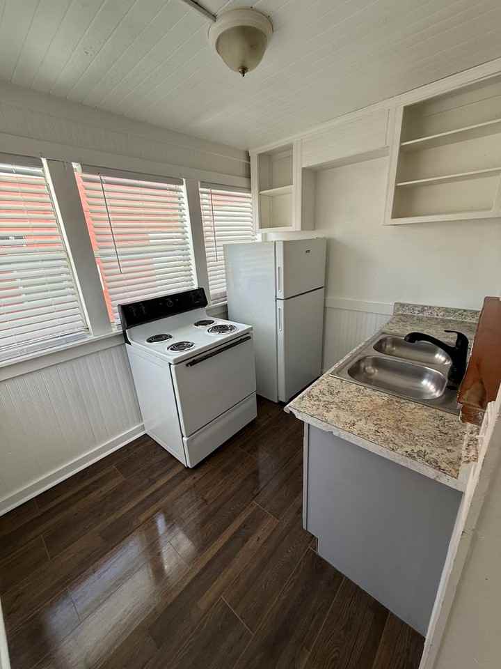 1208 S Ridgewood Ave #1 - Photo 4 of 10