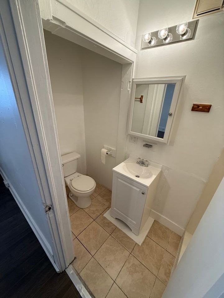 1208 S Ridgewood Ave #1 - Photo 7 of 10