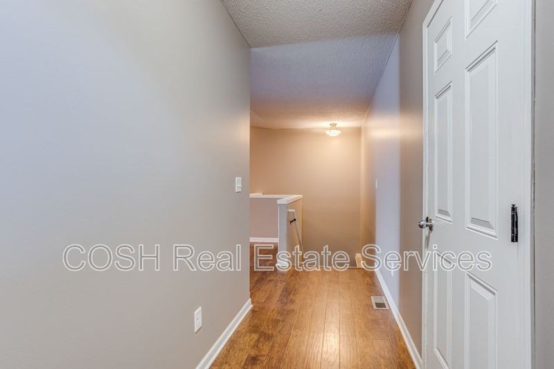 1054 E Karla Ct - Photo 3 of 33