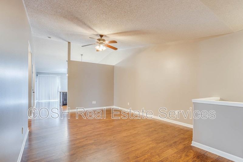 1054 E Karla Ct - Photo 5 of 33