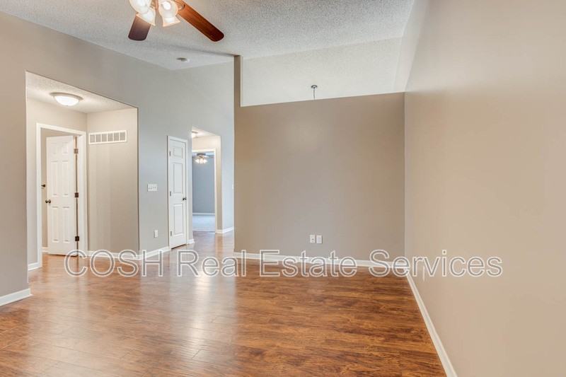 1054 E Karla Ct - Photo 6 of 33