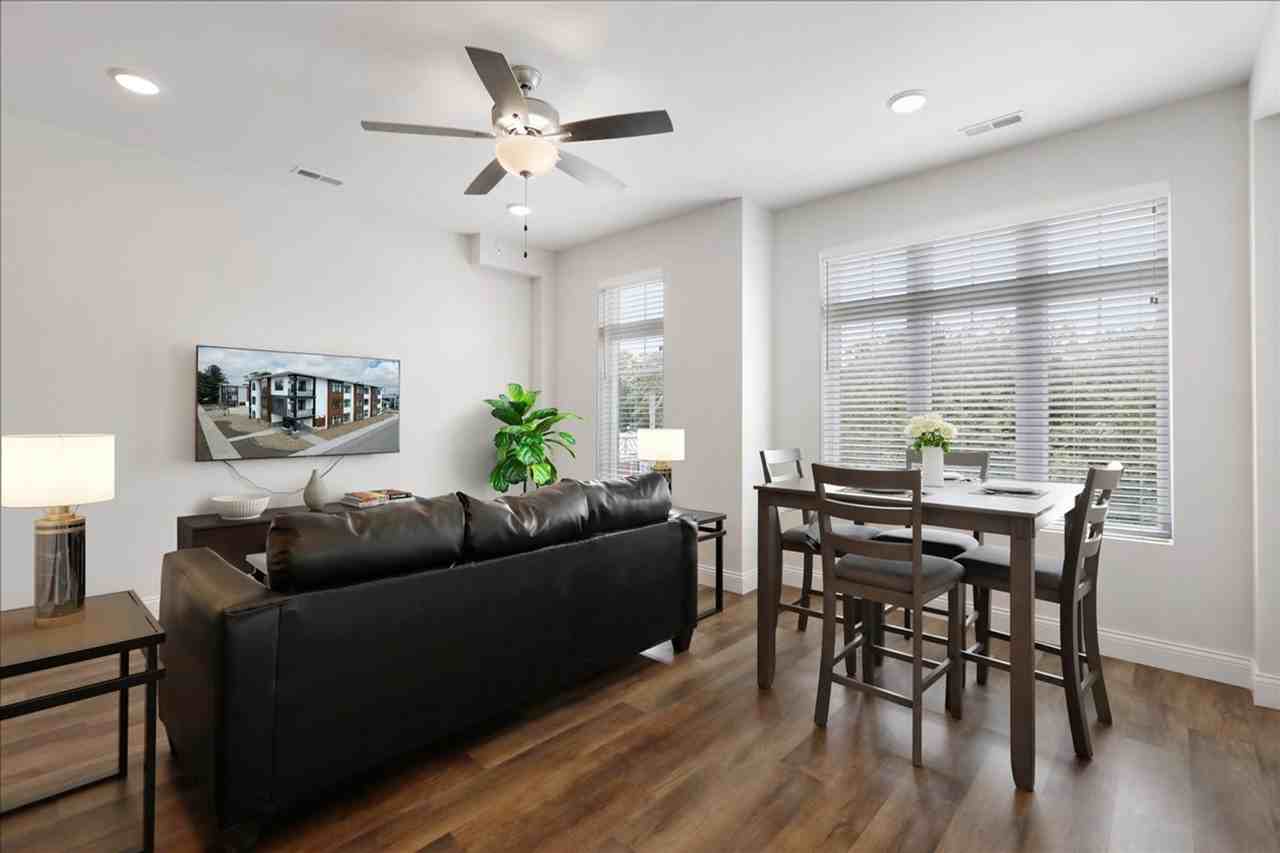 314 S State St - Photo 7 of 49