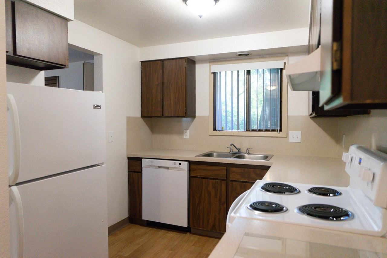 Oakview Terrace Apartments - Photo 2 of 12