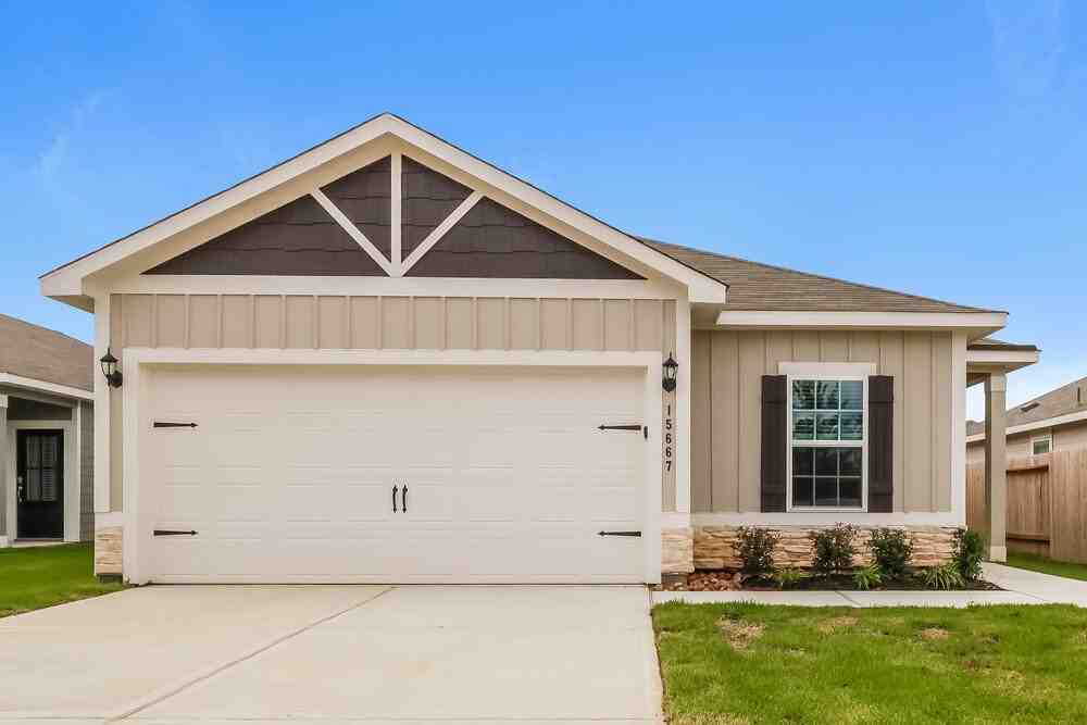 15667 Plum Brook Dr