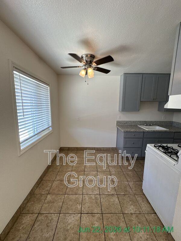 397 N Valencia Blvd - Photo 4 of 13