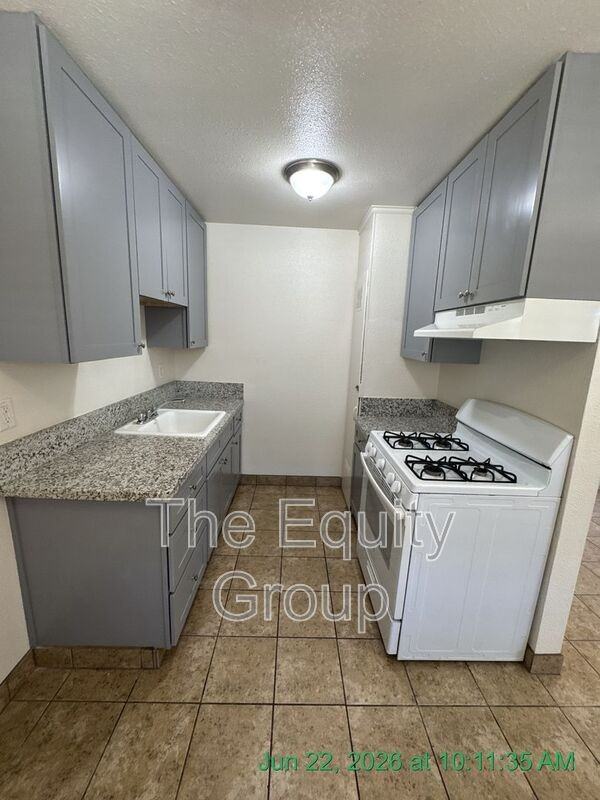 397 N Valencia Blvd - Photo 5 of 13