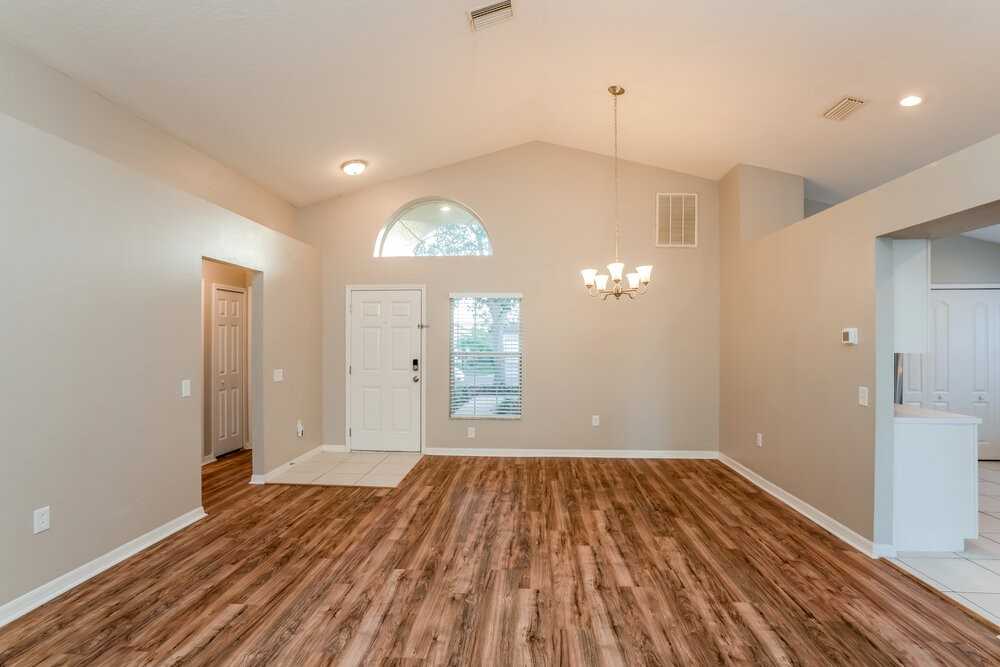 1010 Cristelle Jean Dr - Photo 3 of 19