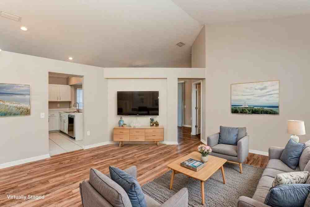 1010 Cristelle Jean Dr - Photo 4 of 19