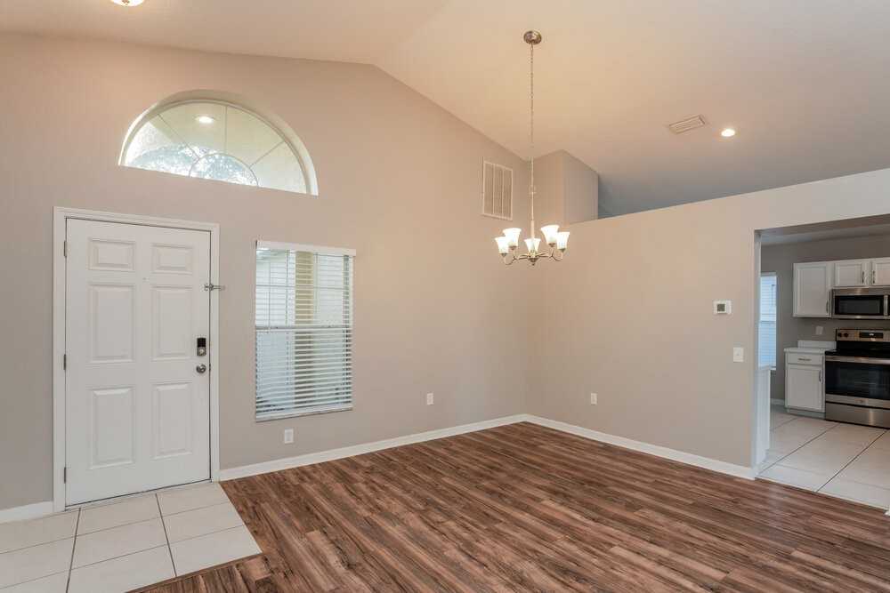 1010 Cristelle Jean Dr - Photo 6 of 19