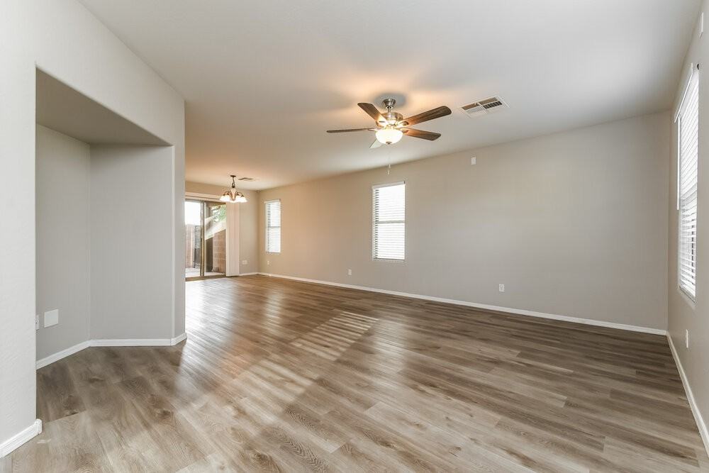 2523 E Bart St - Photo 5 of 17