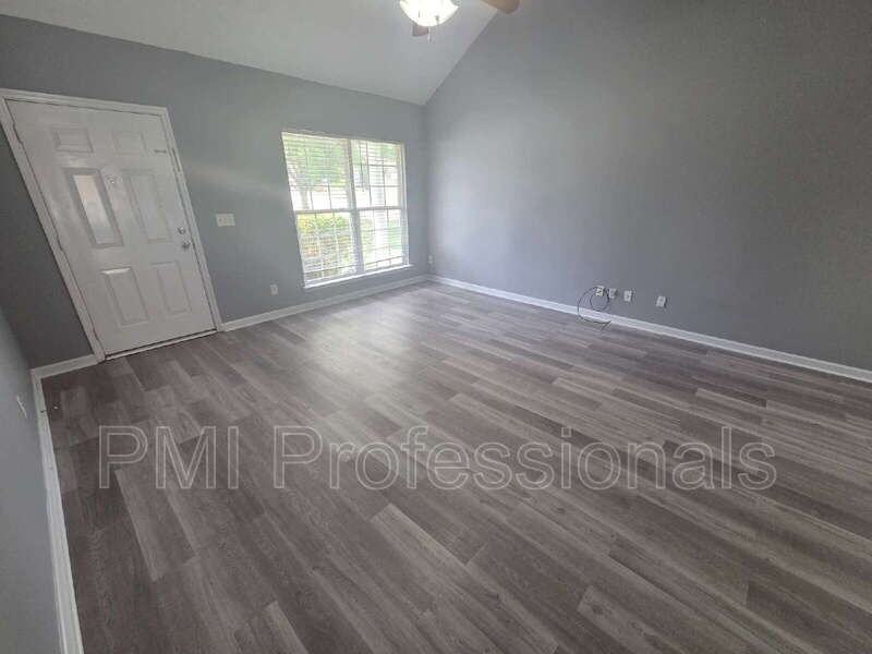 1214 Timber Creek Dr - Photo 3 of 23