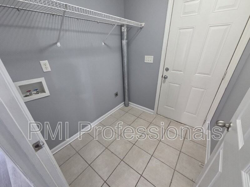 1214 Timber Creek Dr - Photo 5 of 23