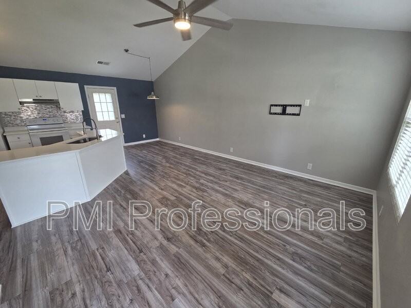 2738 Painted Pony Dr - Photo 2 of 13