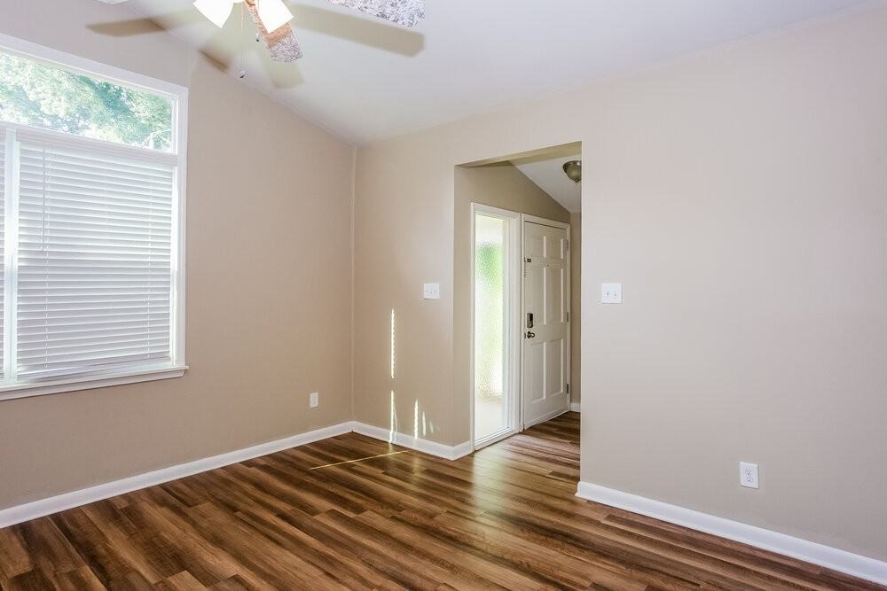 5401 Venado St - Photo 5 of 16